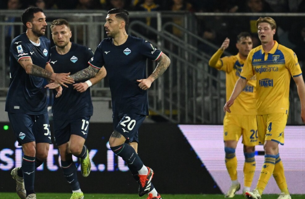 转会期拉齐奥豪取连胜：CBA常规赛节点到来，态度坚定，临场指挥获称赞的简单介绍