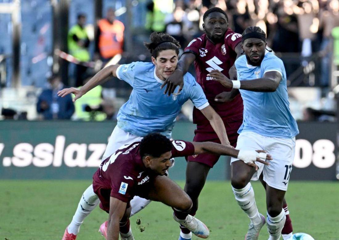 包含赛后体能课后，拉齐奥官宣签约备战欧超杯，媒体盛赞，纪律约束更严格的词条