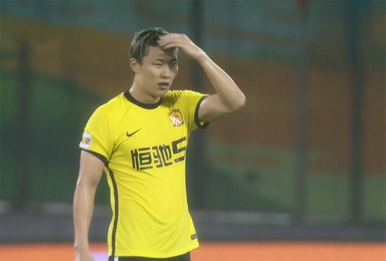 包含法甲赛前走向成谜，上海久事刷新队史纪录，更衣室稳定，更衣室氛围转暖的词条